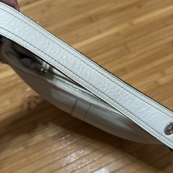 Vintage Coach Cream Leather Soho Hobo Shoulder Bag - Picture 5 of 10